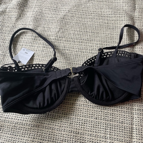 🎯50% OFF! Shade & Shore crochet bikini top - Picture 2 of 3